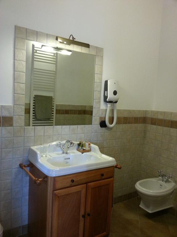 La Locanda Di San Biagio Bolzaneto Habitación foto